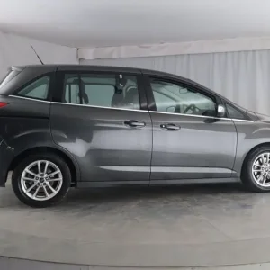2017 Ford Grand C-Max 1.0T EcoBoost Zetec Euro 6 (5-door MPV) - Image 7