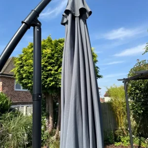 Cantilever Parasol - Image 2