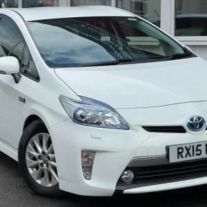 2015 Toyota Prius Plug-in Hybrid Hatchback - Image 3