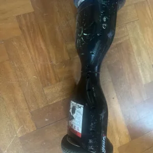 iScooter hoverboard with case and charger - Image 4