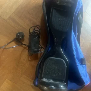iScooter hoverboard with case and charger