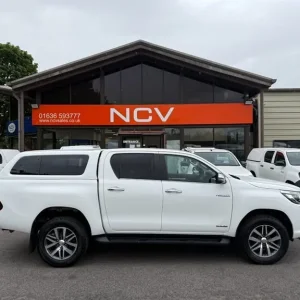 2020 Toyota Hilux INVINCIBLE 4WD D-4D DCB TRUCKMAN Pick Up Diesel Manual - Image 2
