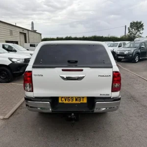 2020 Toyota Hilux INVINCIBLE 4WD D-4D DCB TRUCKMAN Pick Up Diesel Manual - Image 5