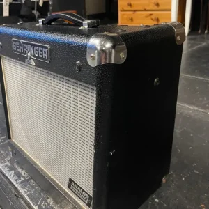 Behringer Gm110 Vintager Modelling guitar amplifier Combo Amp 30watt - Image 4