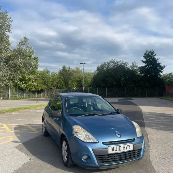 Renault Clio 3-door Hatchback 2010 manual