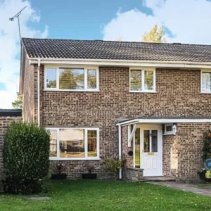 3 bedroom semi-detached house in Heatherside development