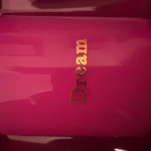 4 scented candles in a pretty box - Image 2