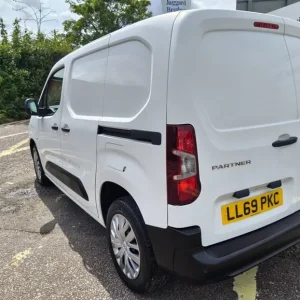 2019 Peugeot Partner BLUEHDI PROFESSIONAL L1 Van - Image 4