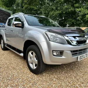 2015 Isuzu D-Max 2.5 TD Utah Huntsman 4x4 4dr PICK UP - Image 2