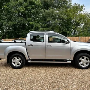 2015 Isuzu D-Max 2.5 TD Utah Huntsman 4x4 4dr PICK UP - Image 3
