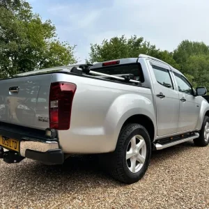 2015 Isuzu D-Max 2.5 TD Utah Huntsman 4x4 4dr PICK UP - Image 4