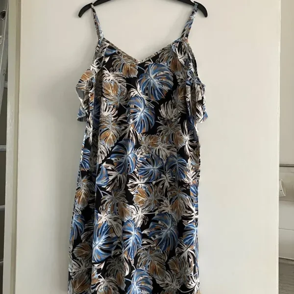 Size L fits 12 dress