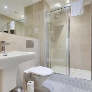 Seaview 2-bed flat in Crewkerne - Image 7
