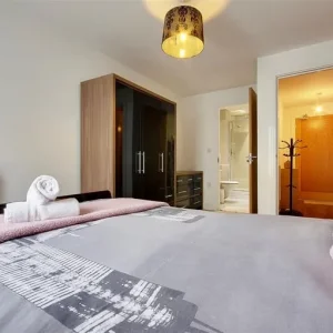 Seaview 2-bed flat in Crewkerne - Image 8
