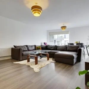 Seaview 2-bed flat in Crewkerne