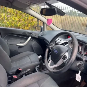 2009 Ford Fiesta 1.4 Titanium Hatchback 5-door Petrol Manual - Image 2