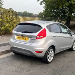 2009 Ford Fiesta 1.4 Titanium Hatchback 5-door Petrol Manual - Image 6