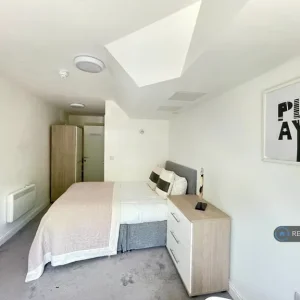 Studio flat in Stmary Place, Clayton-Bradford, Bradford - Image 4