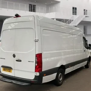 Mercedes-Benz Sprinter 315 CDI 150 L3H2 Progressive LWB High Roof RWD - Image 5