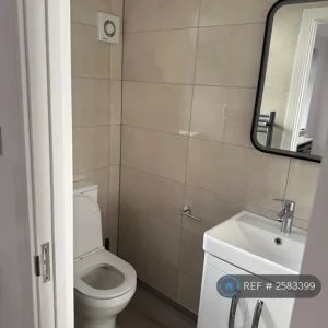 1 bedroom in Anstee Road - Image 4