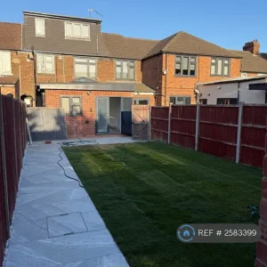 1 bedroom in Anstee Road - Image 5