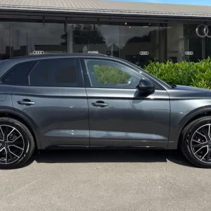 2025 Audi SQ5 Black Edition TDI 341 PS tiptronic SUV DIESEL Automatic - Image 3