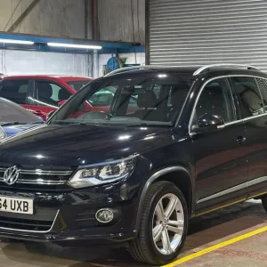 2014 Volkswagen Tiguan 2.0 TDI BlueMotion Tech R-Line 4WD Euro 5 (s/s) 5dr (Nav) ESTATE Diesel Ma... - Image 3