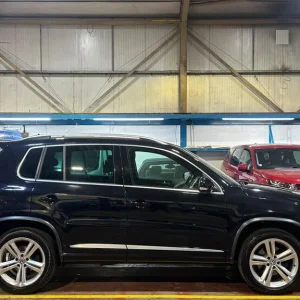 2014 Volkswagen Tiguan 2.0 TDI BlueMotion Tech R-Line 4WD Euro 5 (s/s) 5dr (Nav) ESTATE Diesel Ma... - Image 8