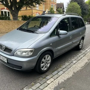 1598 (cc) Vauxhall Zafira MPV - Image 2