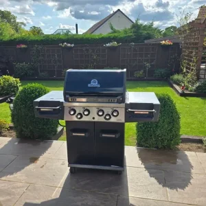Broil King Regal S490 Pro IR Gas BBQ - Image 5