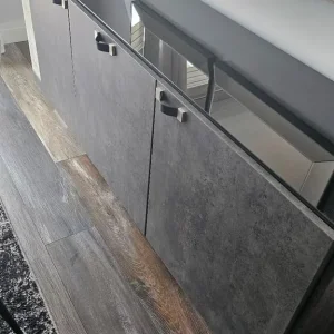 Concrete grey and black dining table with 6 grey chairs - Image 3
