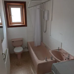 1 Bedroom Flat - Image 2