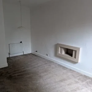 1 Bedroom Flat - Image 5