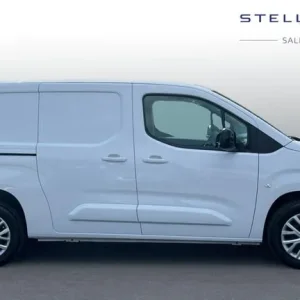 2024 Citroen Berlingo 1.5 BlueHDi 950 Driver Edition XL Panel Van - Image 2