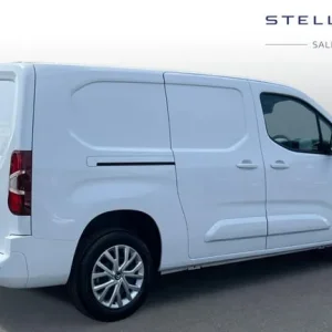 2024 Citroen Berlingo 1.5 BlueHDi 950 Driver Edition XL Panel Van - Image 3