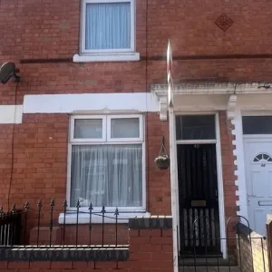 2-bedroom home in Ashtead, Mole Valley - Image 3