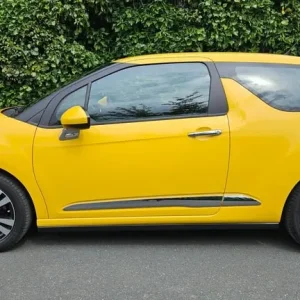 2017 Citroen DS3 1.2 PureTech 82 Chic 3dr (18k miles) - Image 2
