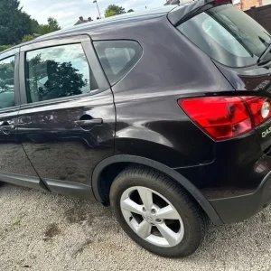 2009 Nissan Qashqai 1.5 Manual Hatchback - Image 4