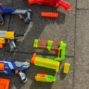 Nerf Guns, large collection of 12 with pellets and other accessories - Image 6