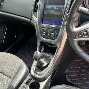 2011 Vauxhall Astra Hatchback Manual - Image 8