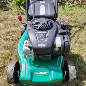 Qualcast 41cm Hand Push Petrol Lawnmower - Image 3
