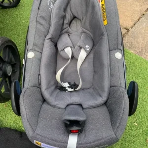 Uppababy Vista pushchair and car seat set - Image 5