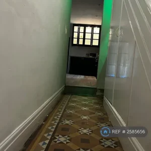 1 bedroom room in Ayr, South Ayrshire - Image 3
