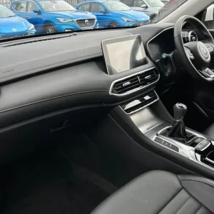 2024 MG HS 1.5 T-GDI Trophy 5-door Estate - Image 6