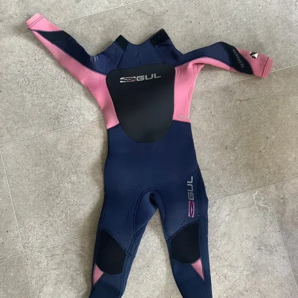 Child’s Gul 5mm winter wetsuit 3-5 years