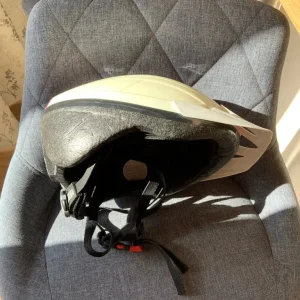 Halfords cycle helmet - Image 2