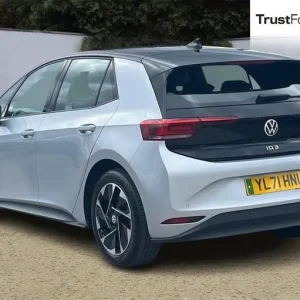 2021 Volkswagen ID3 Life Pro 58kWh Electric Hatchback - Image 2