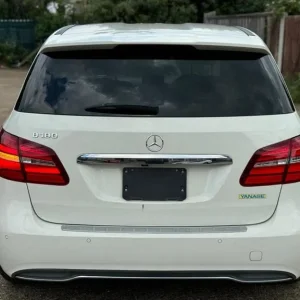 2016 Mercedes-Benz B-Class 1.6L Petrol Auto White - Image 6