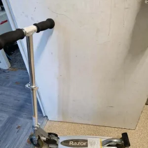 Razor scooter