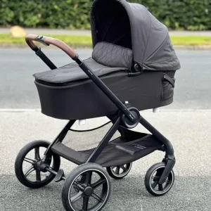 Hauck Walk n Care black pram and carrycot - Image 2